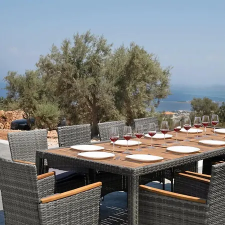 Villa Andria Apólpena